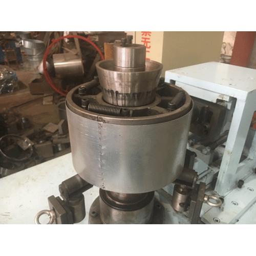 Axial fan casing flanges