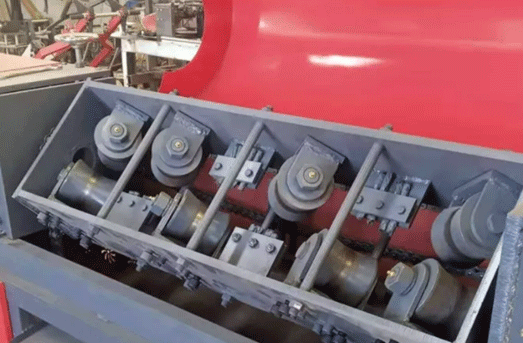 BOBO Machine steel tube straightener machine straightening machine for pipe shown in an operation demo image for this news article