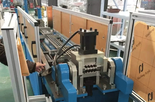 BOBO Machine full automatic air conditioner long u hairpin copper shown in an operation demo image for this news article