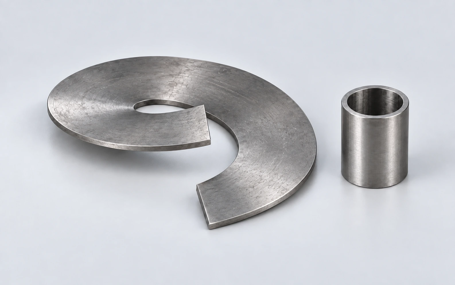 Flights for shafted screw conveyors